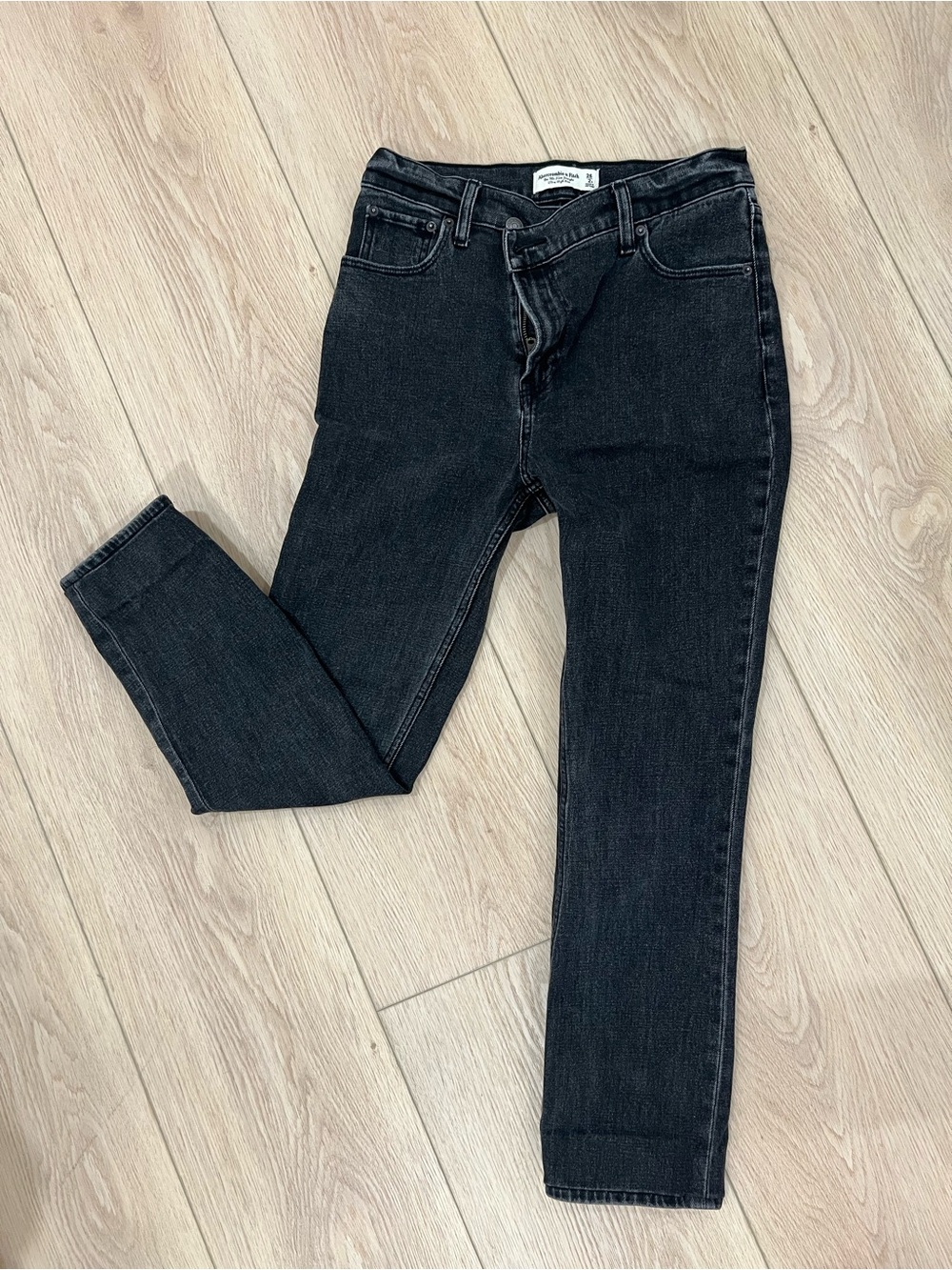 A&F Black 90’s Slim Straight jeans with Criss-Cross Waistband